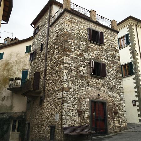 Art Rebus Tower In Tuscany Apartamento Radda in Chianti Exterior foto