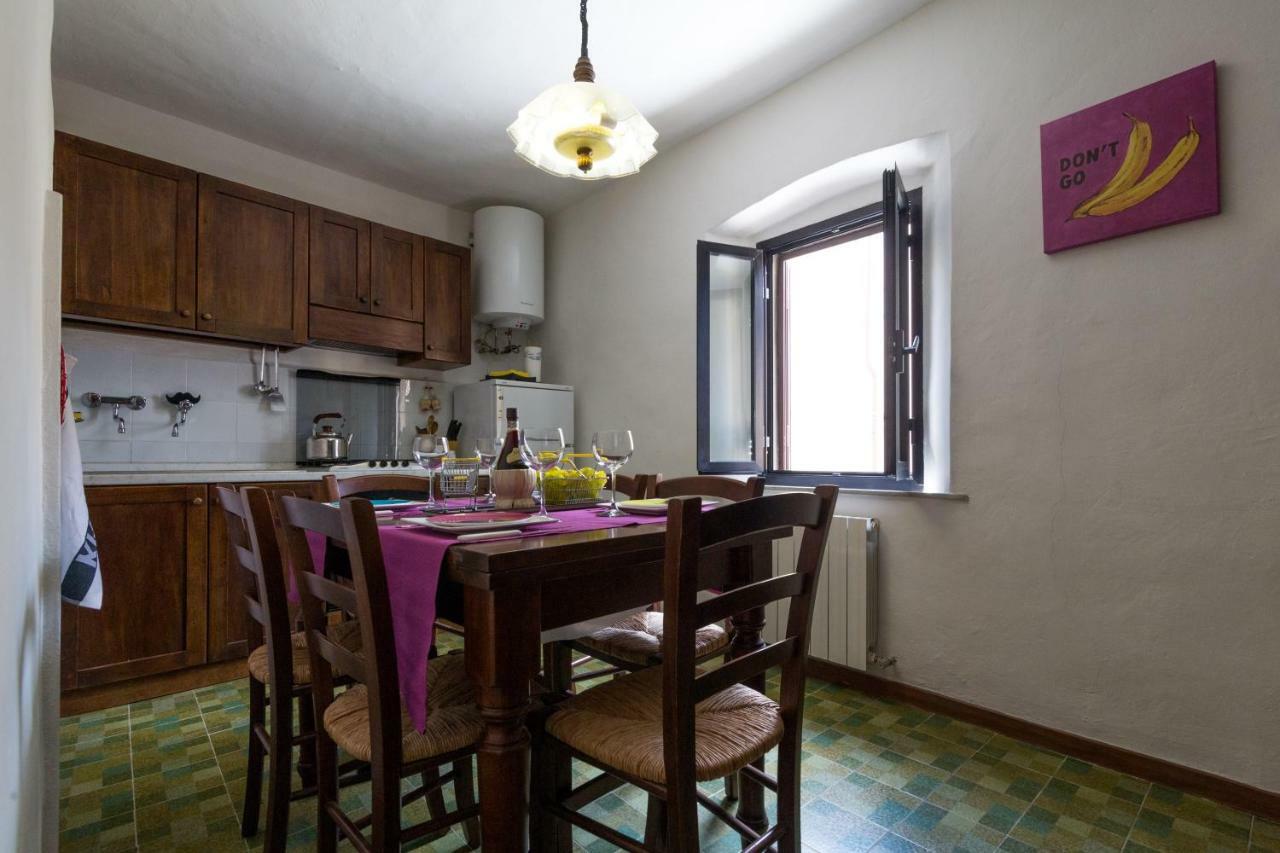 Art Rebus Tower In Tuscany Apartamento Radda in Chianti Exterior foto