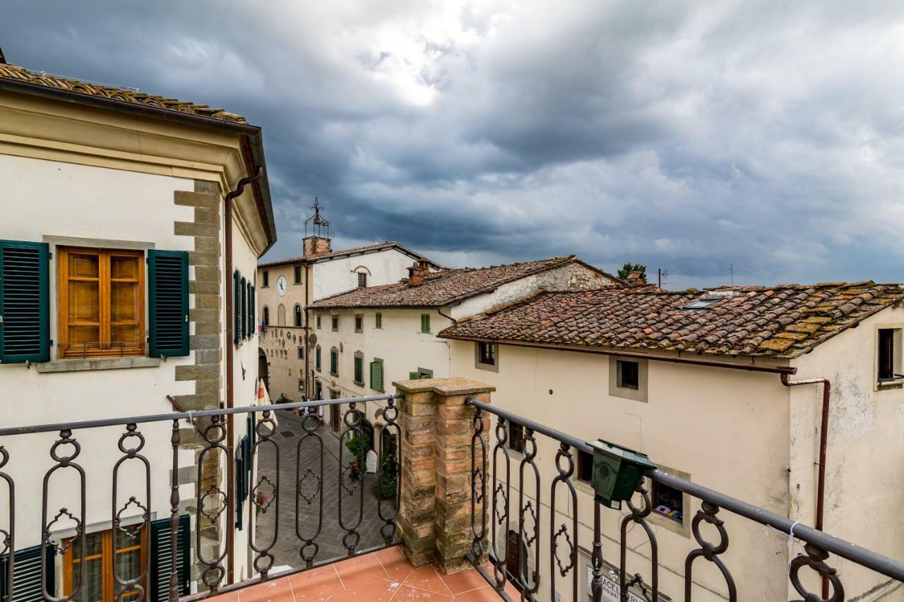Art Rebus Tower In Tuscany Apartamento Radda in Chianti Exterior foto